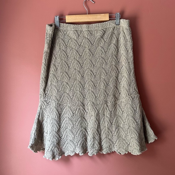 H&M Embroidered Skirt - Picture 2 of 2